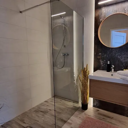 Apartment Lodz4-100m Do Piotrkowskiej, Manufaktura, Atlas Arena, Prywatny Parking W Budynku
